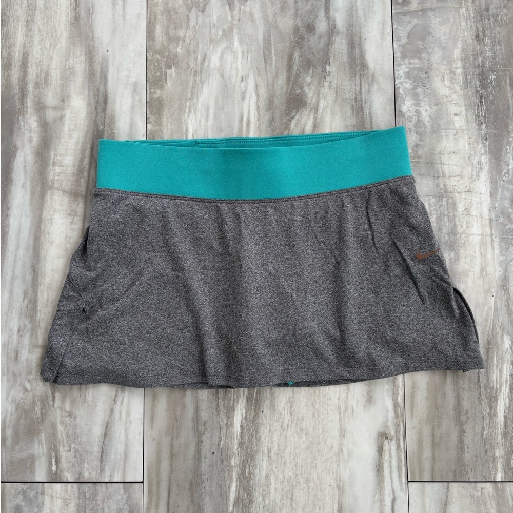 Nike Dri Fit Athletic Women’s Small Skort Built In Shorts Gray Teal Activewear
